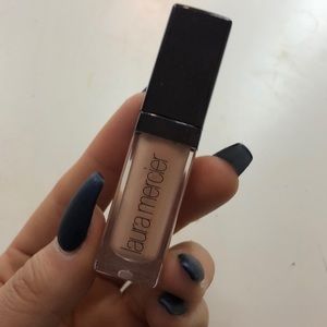 LAURA MERCIER EYESHADOW PRIMER